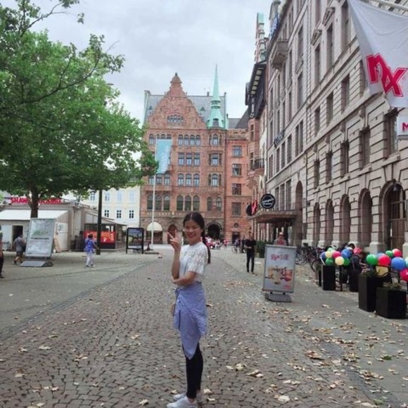 Meet your Posher, Xia - Picture 1 of 1